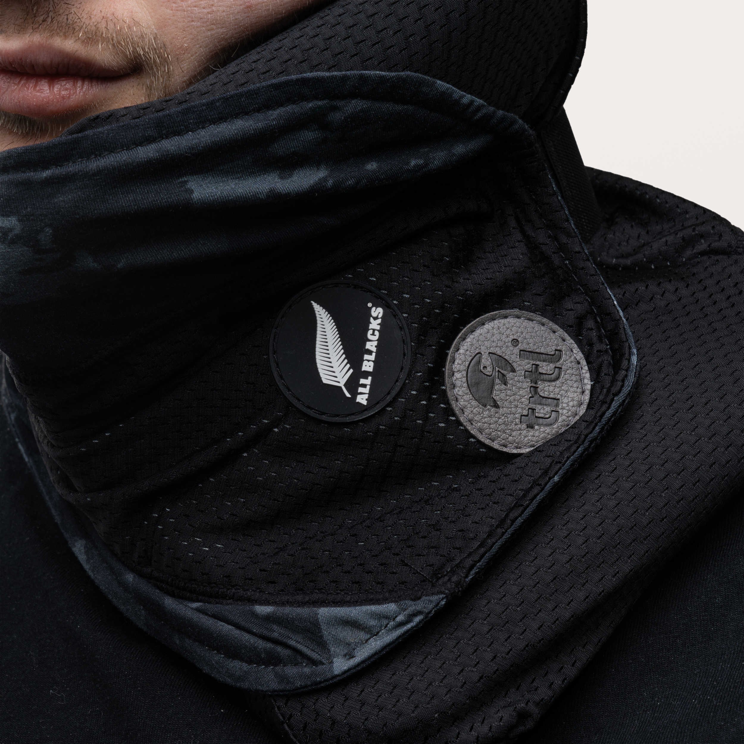 Trtl Travel Pillow Cool All Blacks Edition Officially Licensed